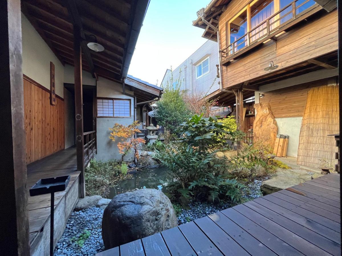 Only One Group Stays Per Day -Tenmaya-家族や仲間と貸し切りゲストハウス 天満屋 Nakatsugawa Exteriér fotografie